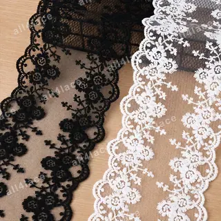 Black and White Floral Scalloped Net Border