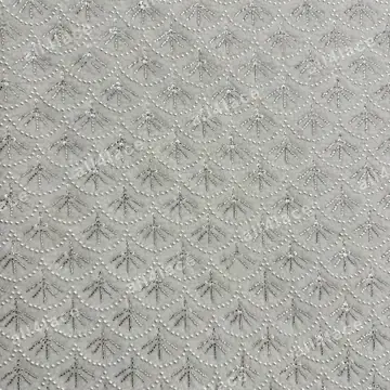 قماش مزين بالخرز ونقشة الأغصان