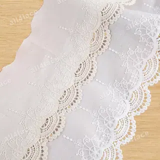Ivory scalloped flower openwork trim