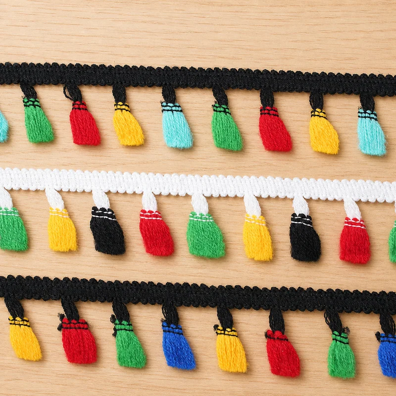Borde trenzado con miniborlitas multicolores — Muestra fotografiada de ribete decorativo; compruebe color y construcción con una muestra física
