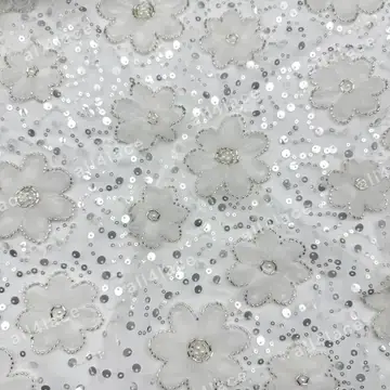 شبك بزهور صغيرة وخطوط خيطية وترتر