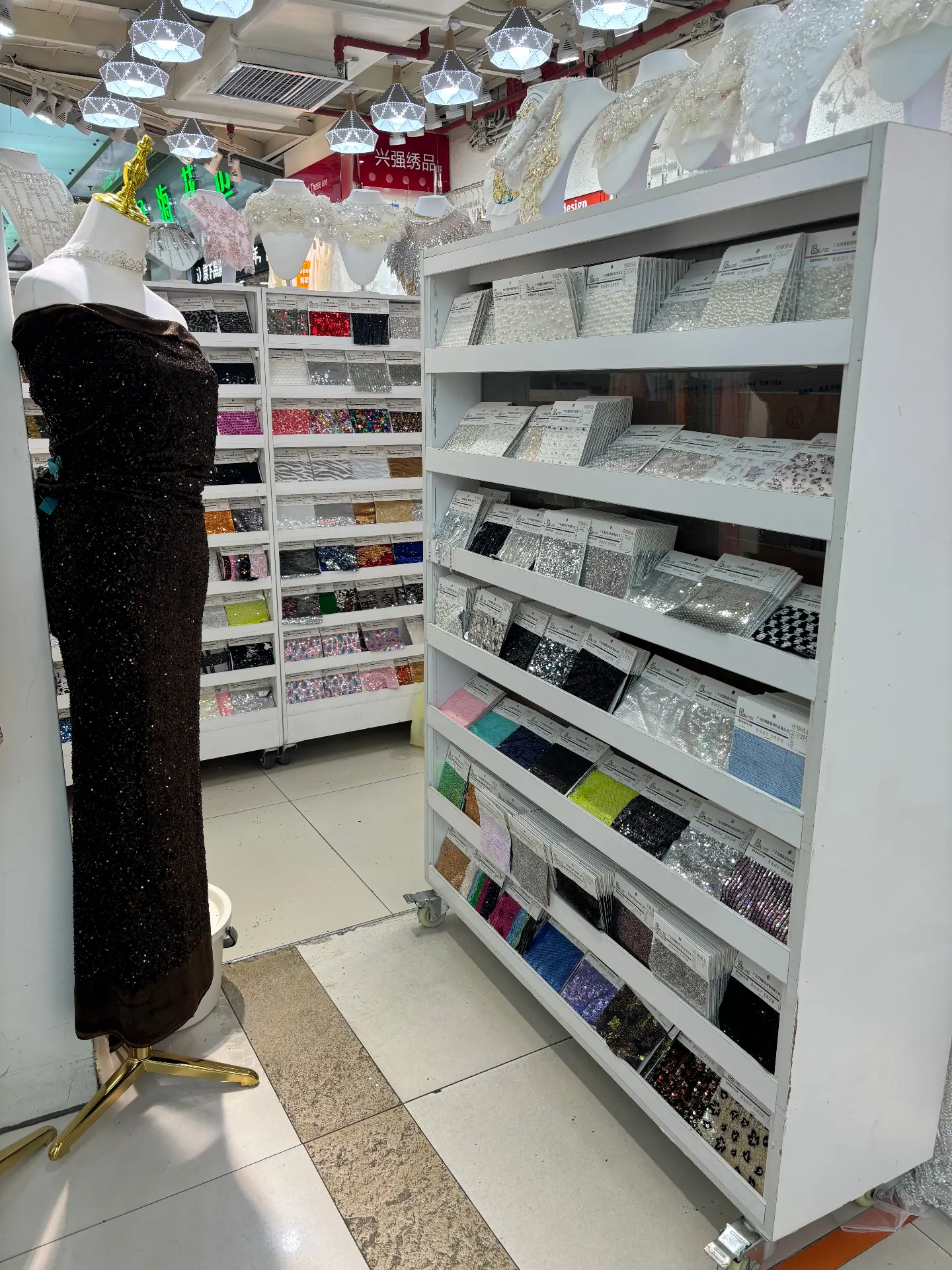 Guangzhou Zhongda Textile City Brocade Store-3